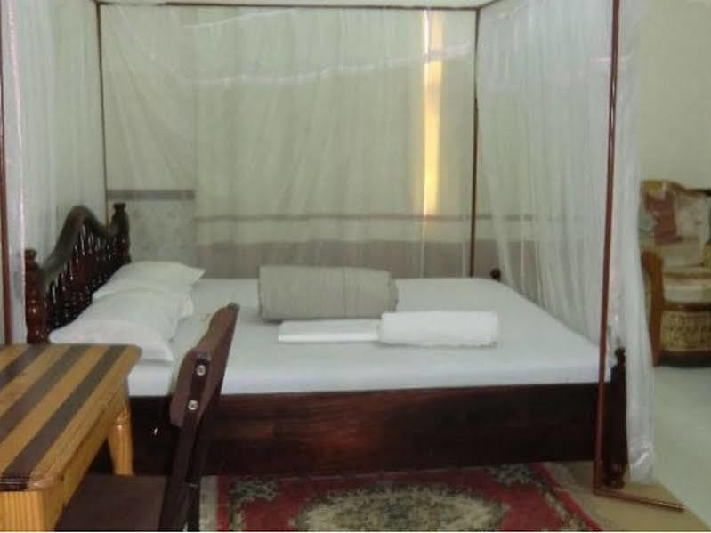 Keba Inn Lyamutundwe Luaran gambar