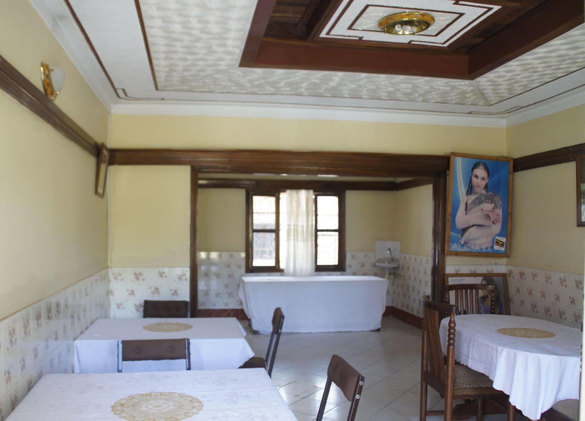 Keba Inn Lyamutundwe Luaran gambar