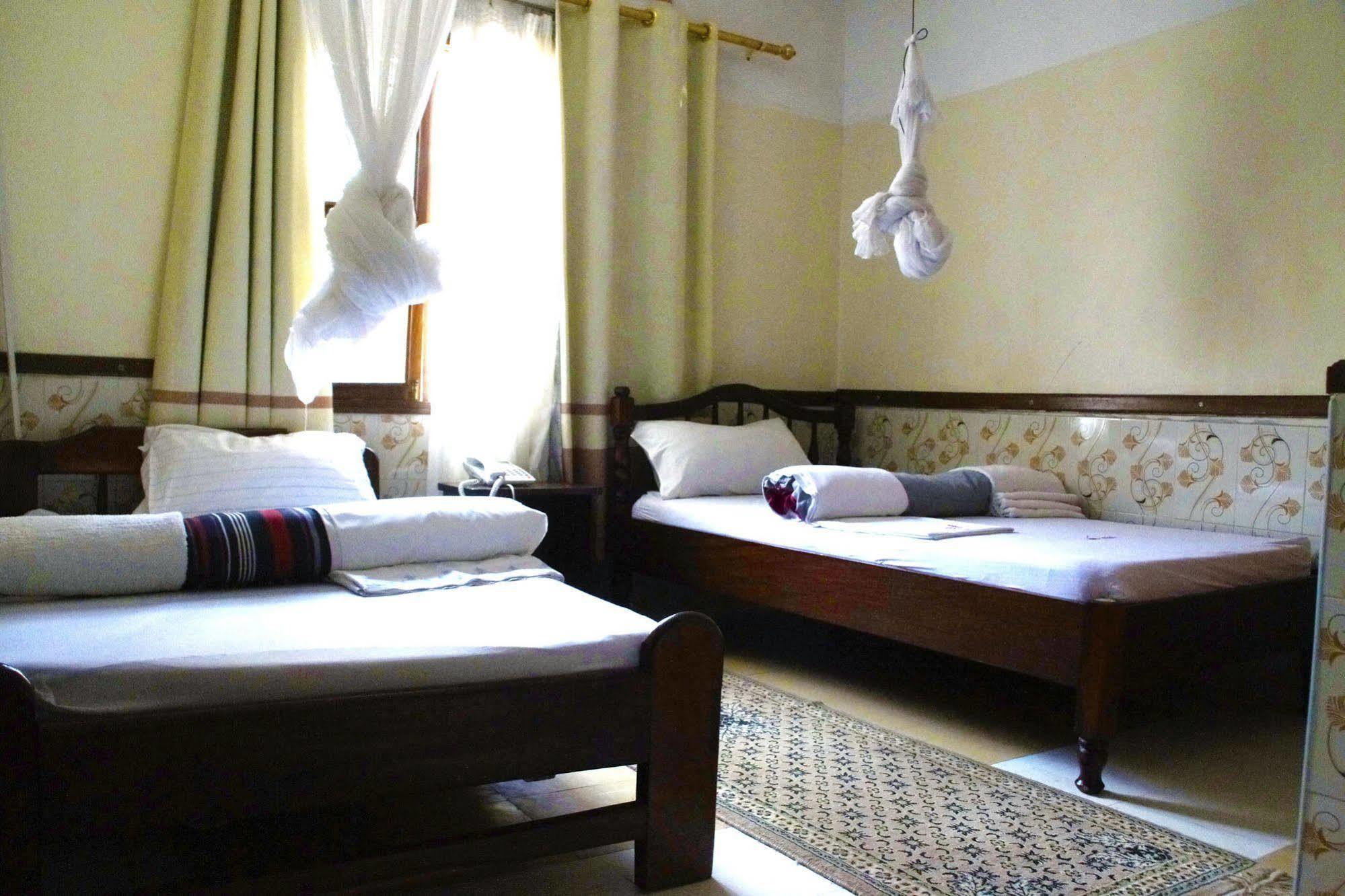 Keba Inn Lyamutundwe Luaran gambar