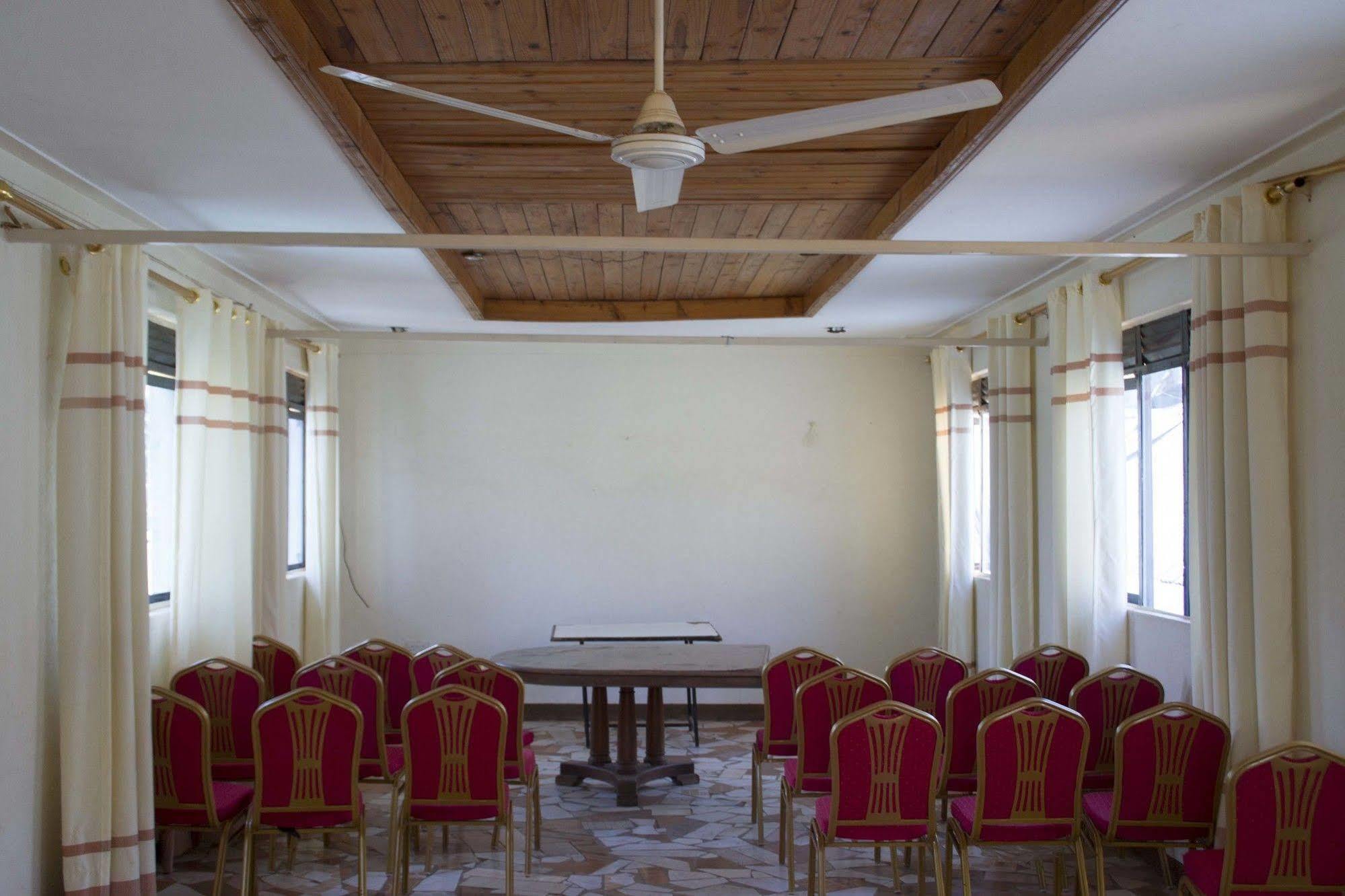 Keba Inn Lyamutundwe Luaran gambar