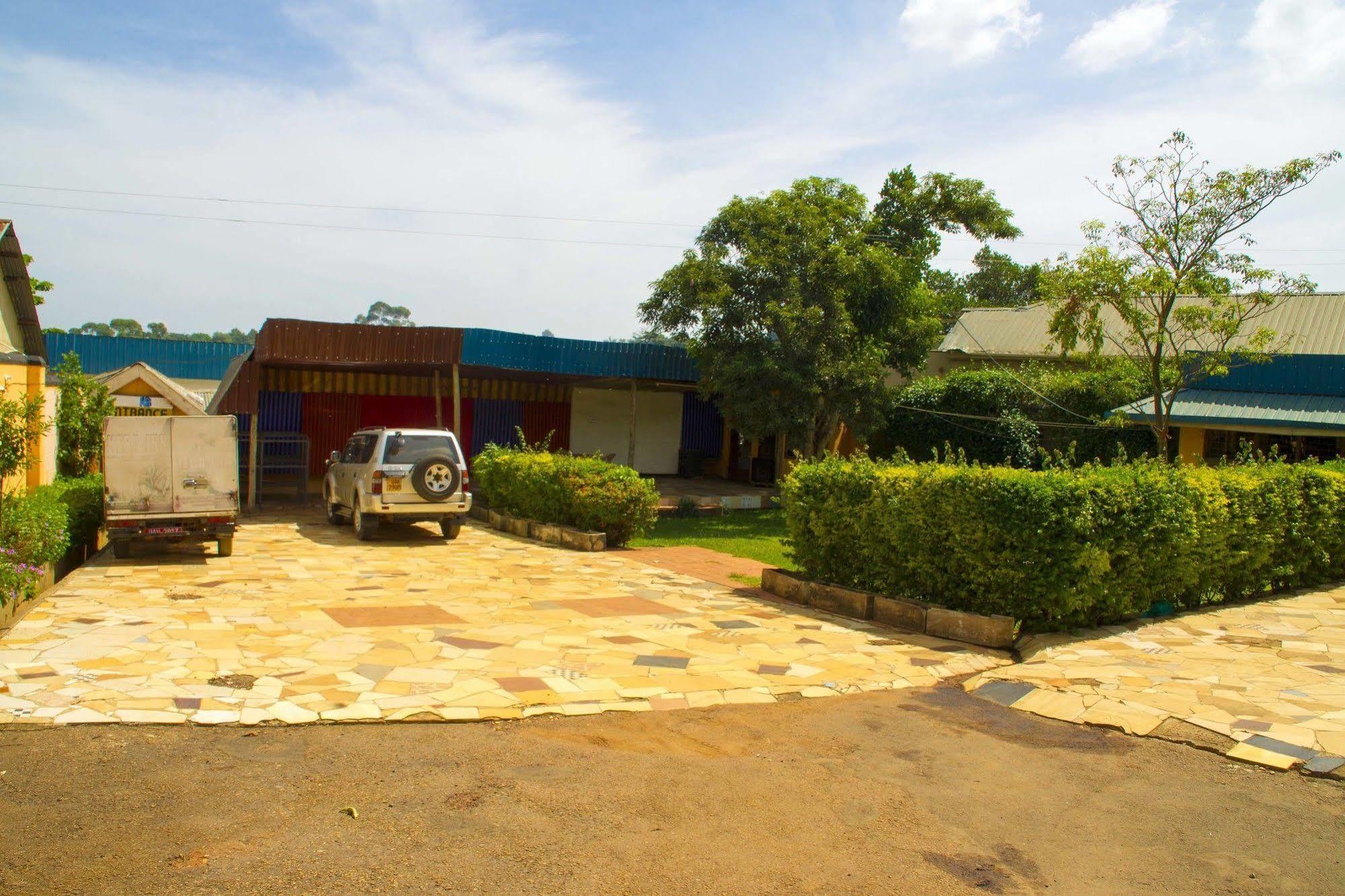 Keba Inn Lyamutundwe Luaran gambar
