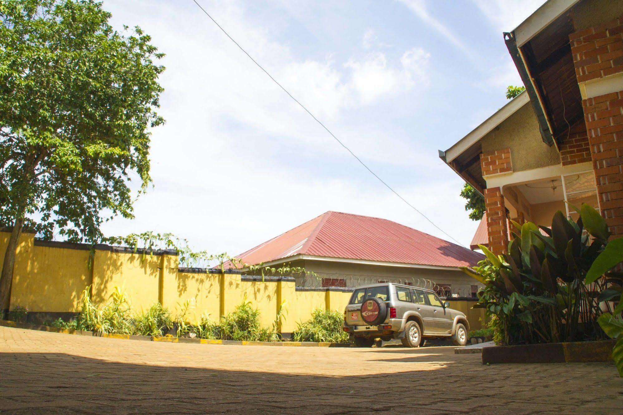 Keba Inn Lyamutundwe Luaran gambar